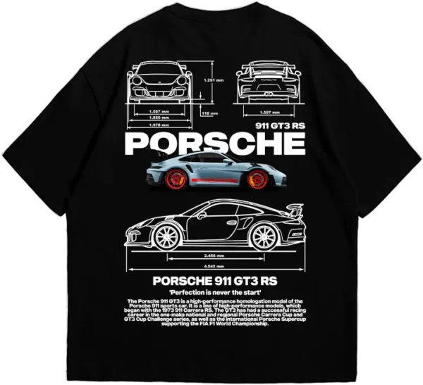 Polo negro oversize con diseño del Porsche 911 GT3 RS. Incluye ilustraciones técnicas con medidas, un perfil detallado y la imagen del auto en color con llantas rojas.