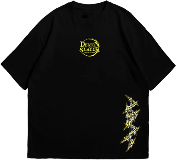 Polo oversize negro con diseño de Zenitsu Agatsuma en acción, con efectos eléctricos y estilo anime.