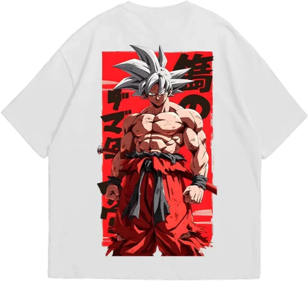 Polo oversize negro con diseño de Goku Ultra Instinto, fondo rojo y estilo anime impactante.