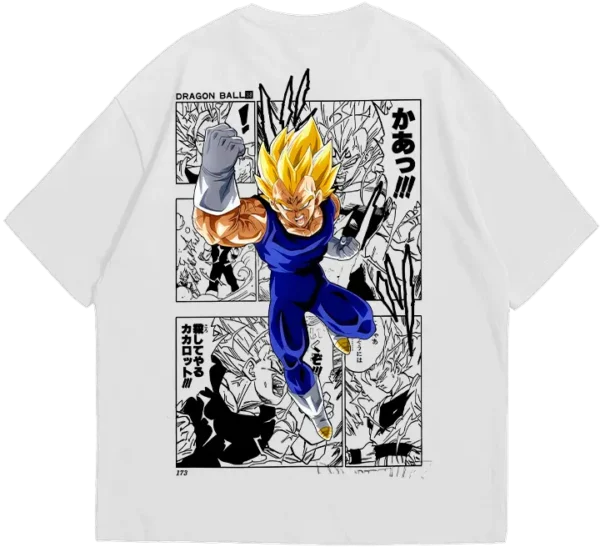 Polo blanco oversize con diseño de Vegeta Super Saiyajin. Ilustración a color con viñetas de manga en blanco y negro, destacando la intensidad del personaje en Dragon Ball.
