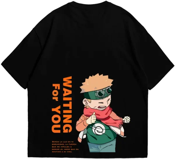 Polo oversize blanco con diseño de Naruto y Hinata de niños, con las frases 'Waiting for you' y 'Follow you'.