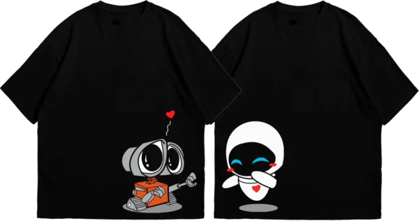 La pareja más tierna de Disney llega con este diseño exclusivo de Stitch y Angel, simbolizando un amor que trasciende galaxias. Perfecto para los que creen en el destino y en el amor incondicional. Confeccionado en algodón 20/1 de alta calidad, es suave, cómodo y resistente.